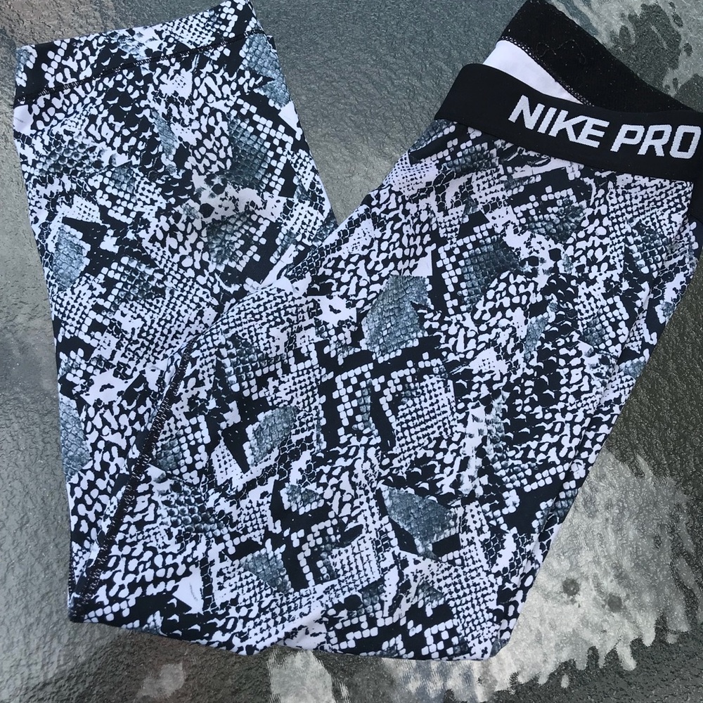 Nike pro leggings